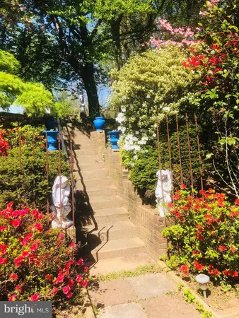 $1,475,000 | 6144 Chesterbrook Road, McLean, VA 22101