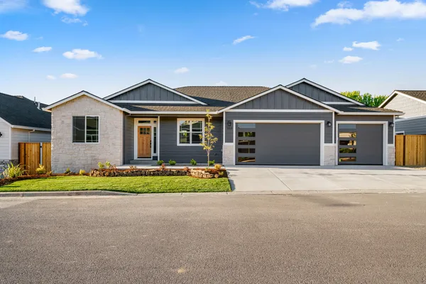 $500,000 | 3153 Monaco Court, Medford, OR 97504