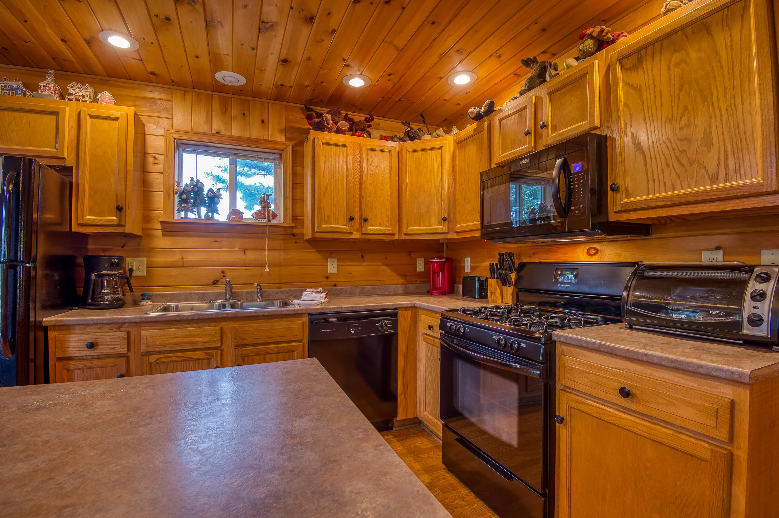 20 Mahara Lane Rangeley, ME 04970 - Photo 12 of 38 _JRV1204_HDR