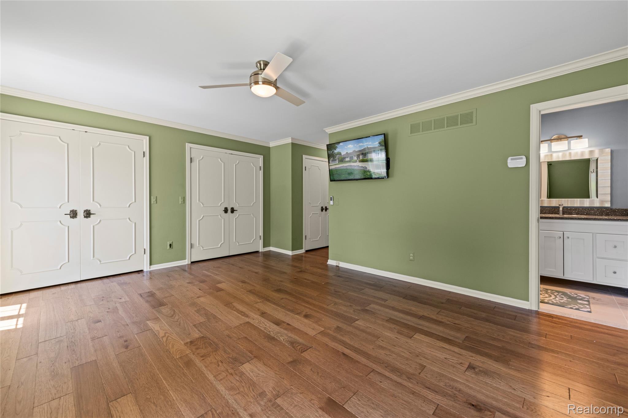 739 Ballantyne Road Grosse Pointe, MI 48236 - Photo 15 of 40