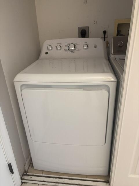 21102 Vía Eden Boca Raton, FL 33433 - Photo 13 of 18 Dryer