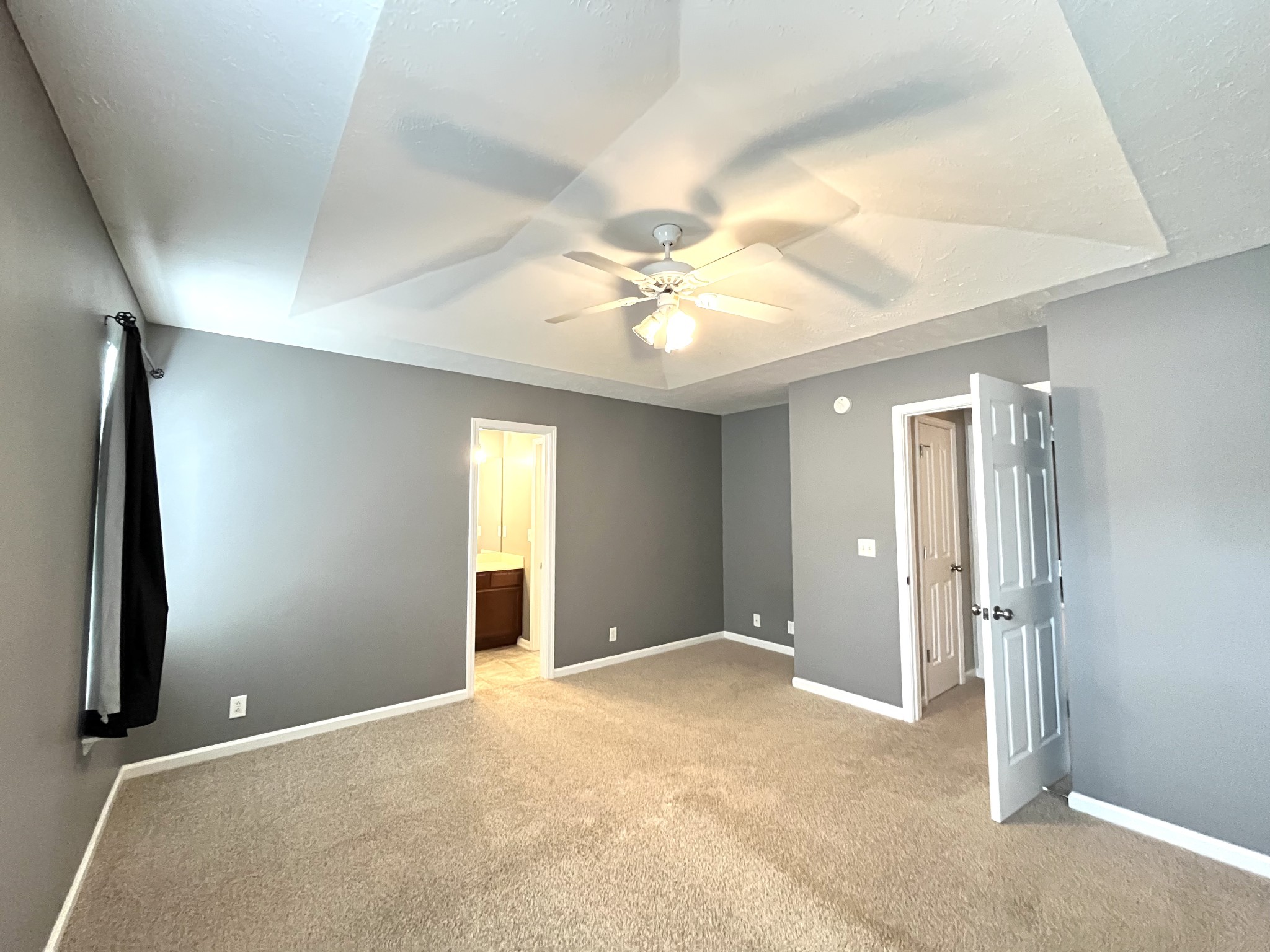 262 Arapaho Drive Murfreesboro, TN 37128 - Photo 13 of 24 en view interior of a house with a ceiling fan