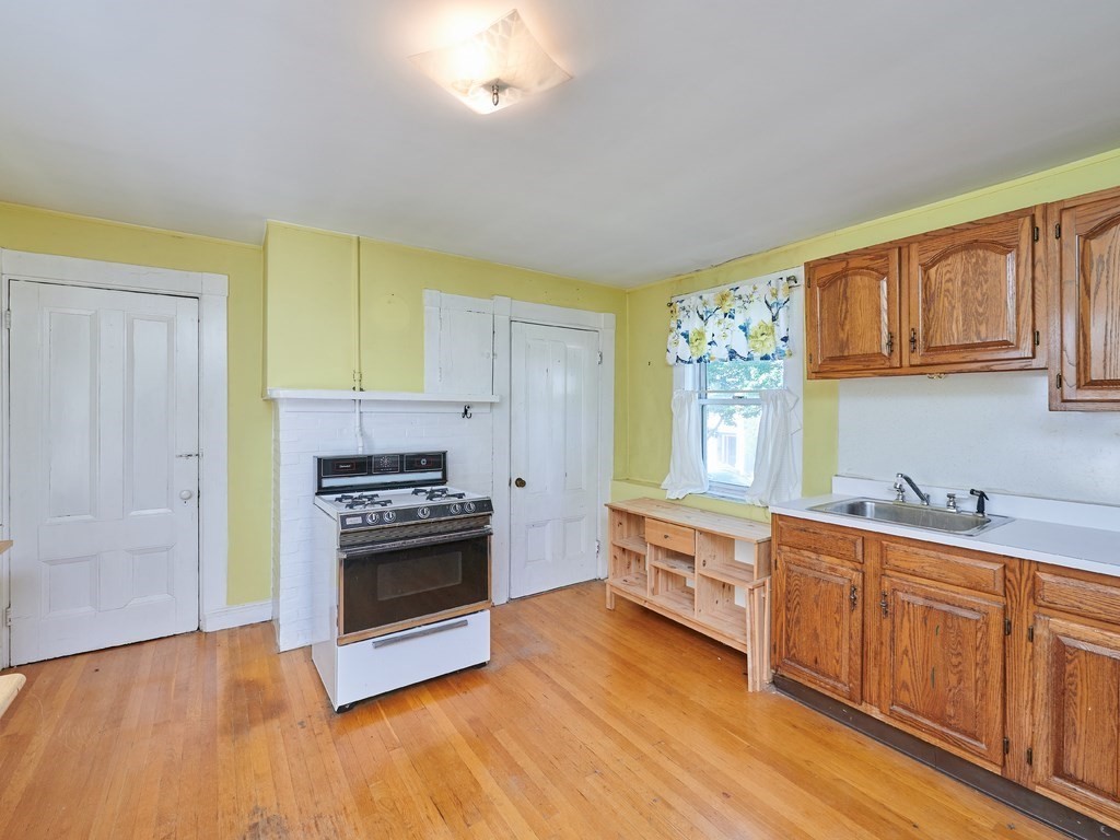 114 Spring Street Cambridge, MA 02141 - Photo 7 of 36 Gallery Image 7