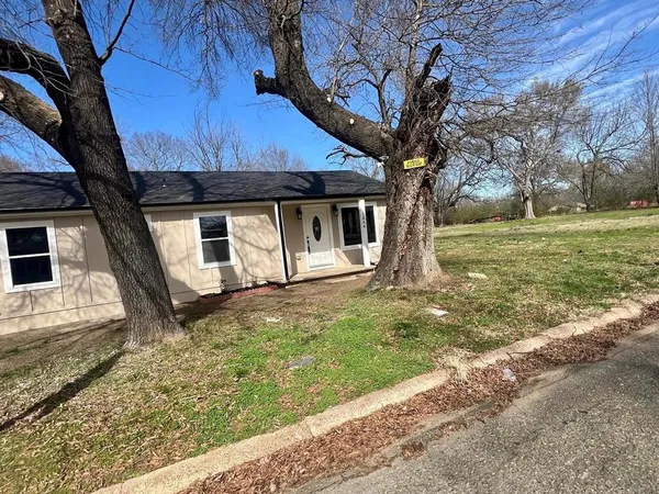 $219,900 | 1844 West Houston Street, Paris, TX 75460