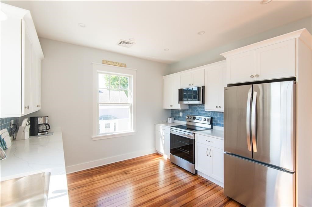 34 Harrison Avenue Newport, RI 02840 - Photo 10 of 24