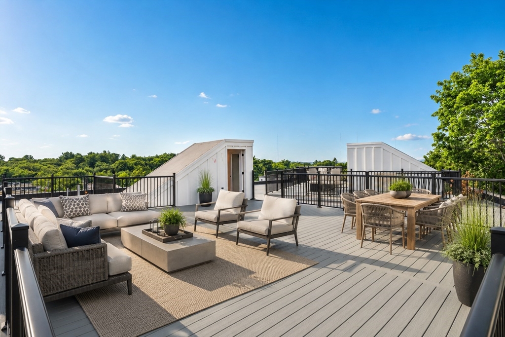 416 Langley Road, Unit 6 Newton, MA 02459 - Photo 7 of 7