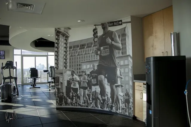 a room with lots of tables and chairs