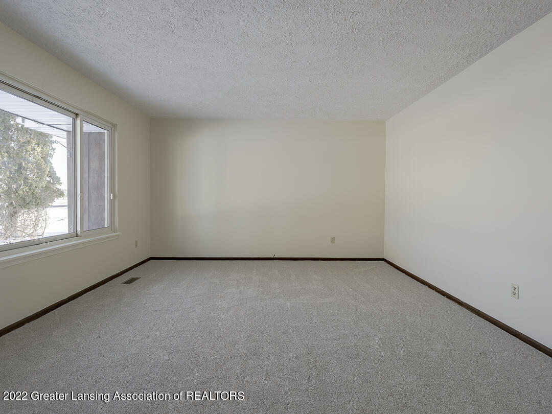 10296_Barnes_Rd_010-HDR
