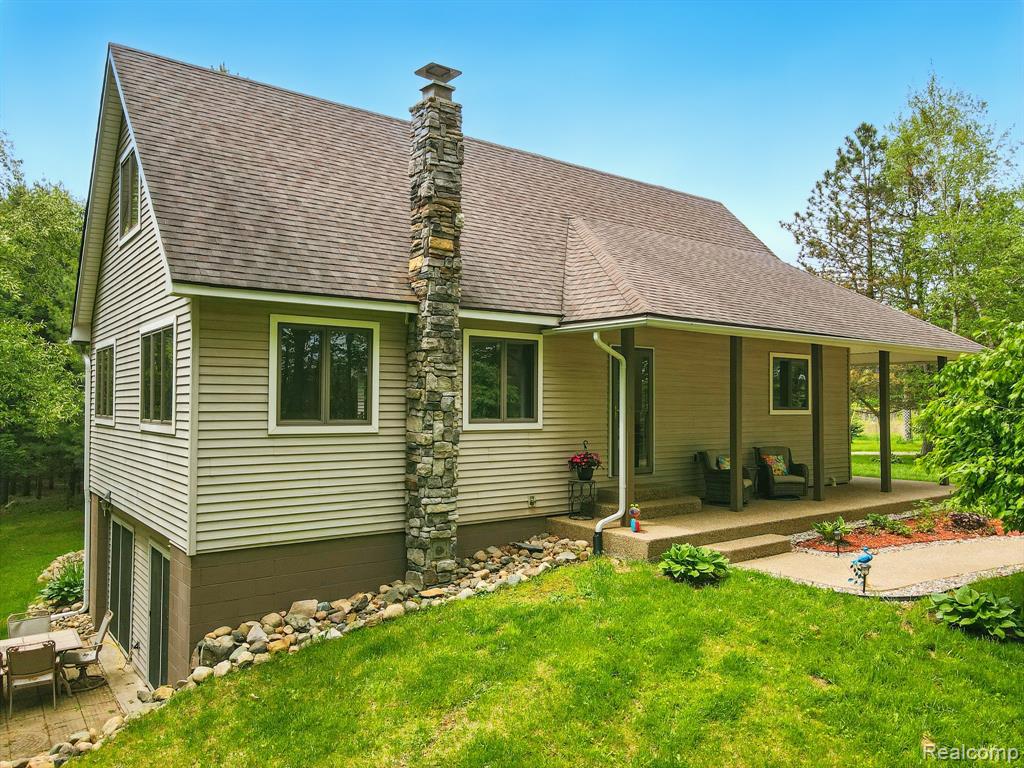 5960 Kidder Road Almont, MI 48003 - Photo 3 of 30