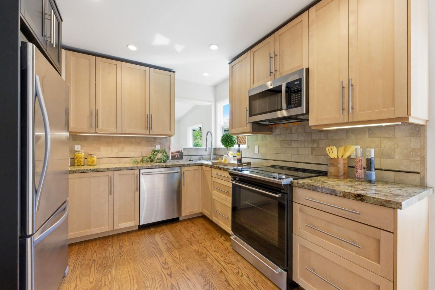 2351 Louis Road Palo Alto, CA 94303 - Photo 16 of 42