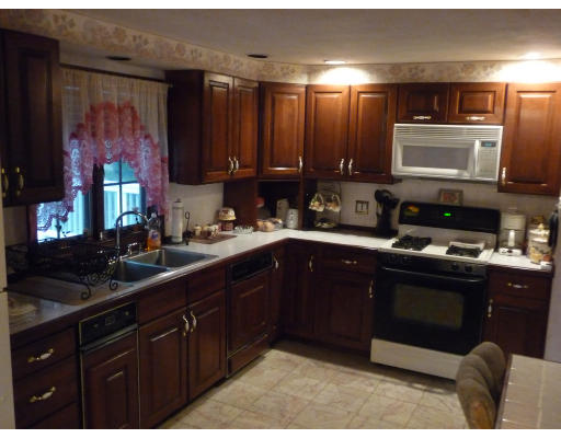 5 Hamilton Road Peabody, MA 01960 - Photo 4 of 9 Gallery Image 4