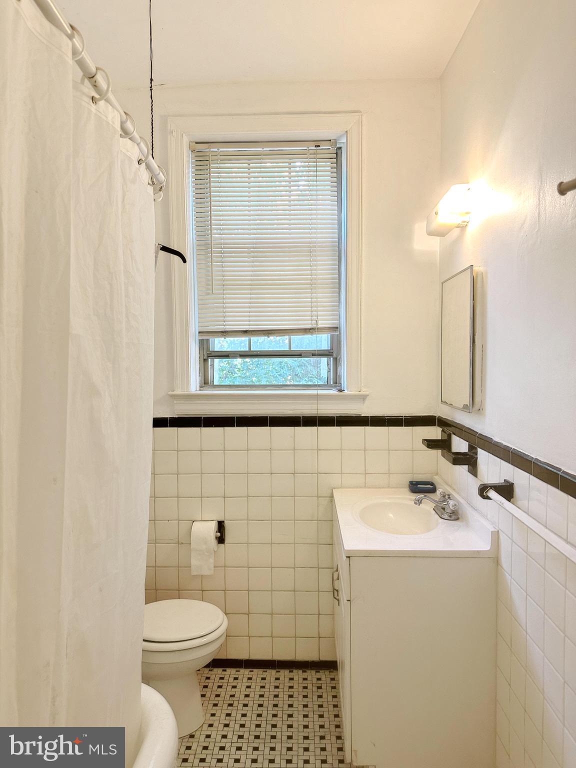 1404 Tuckerman Street Northwest, Unit 202 Washington, DC 20011 - Photo 9 of 10