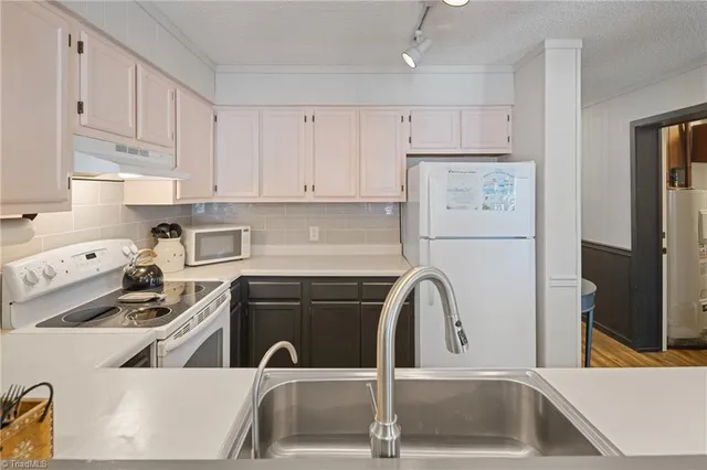 $209,900 | 301 Pinnacle Inn Road, Unit 2101, Beech Mountain, NC 28604