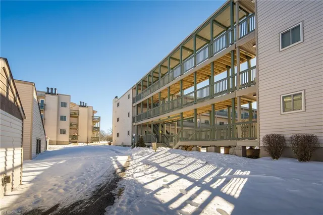 $209,900 | 301 Pinnacle Inn Road, Unit 2101, Beech Mountain, NC 28604