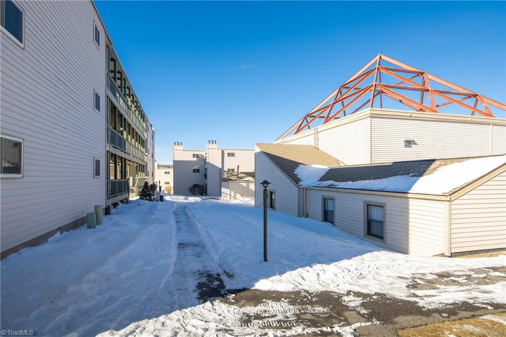 301 Pinnacle Inn Road, Unit 2101 Beech Mountain, NC 28604 - Photo 24 of 50 End Unit close to All Seasons Center