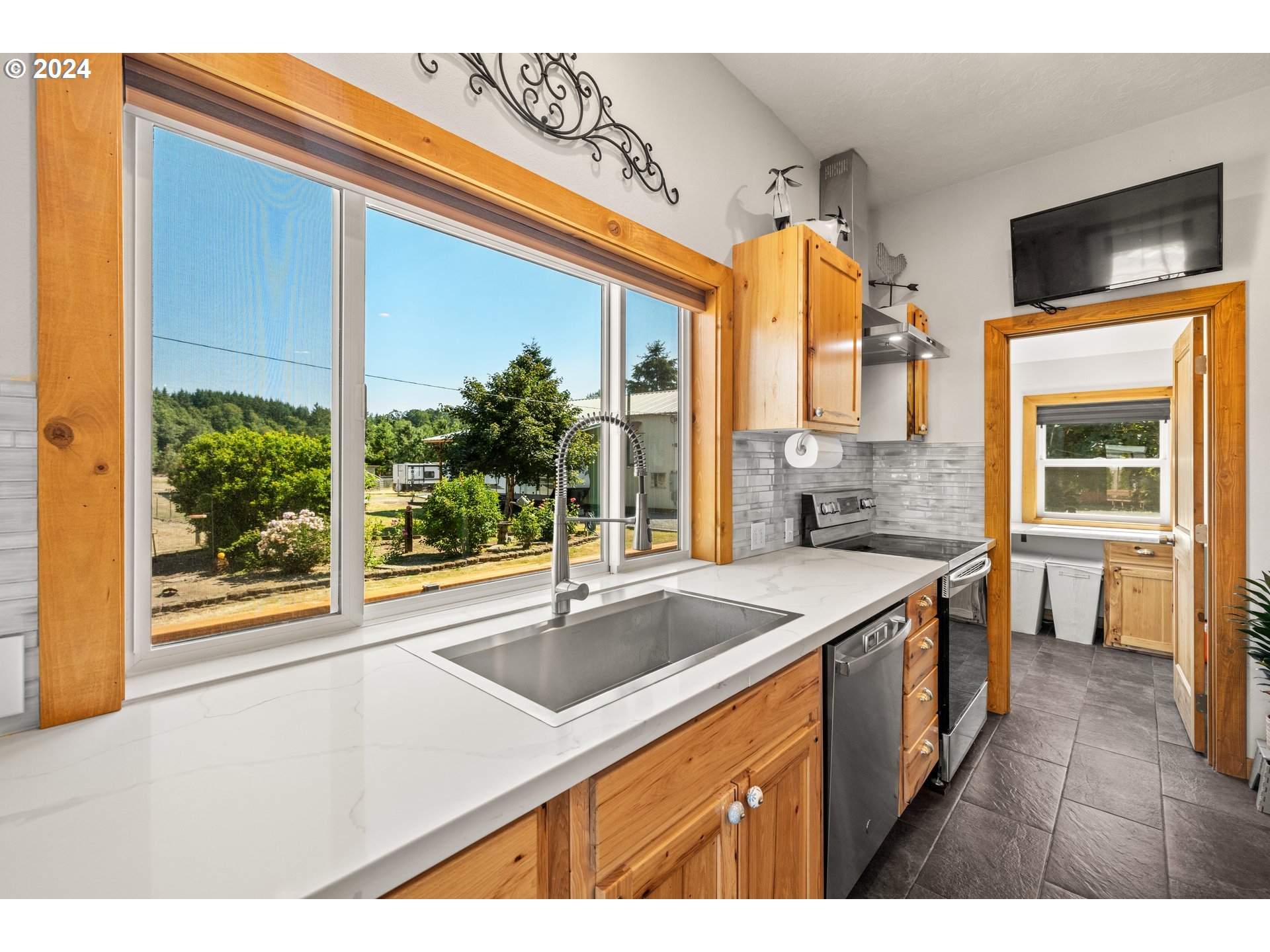 34858 South Dickey Prairie Road Molalla, OR 97038 - Photo 13 of 48 Kitchen