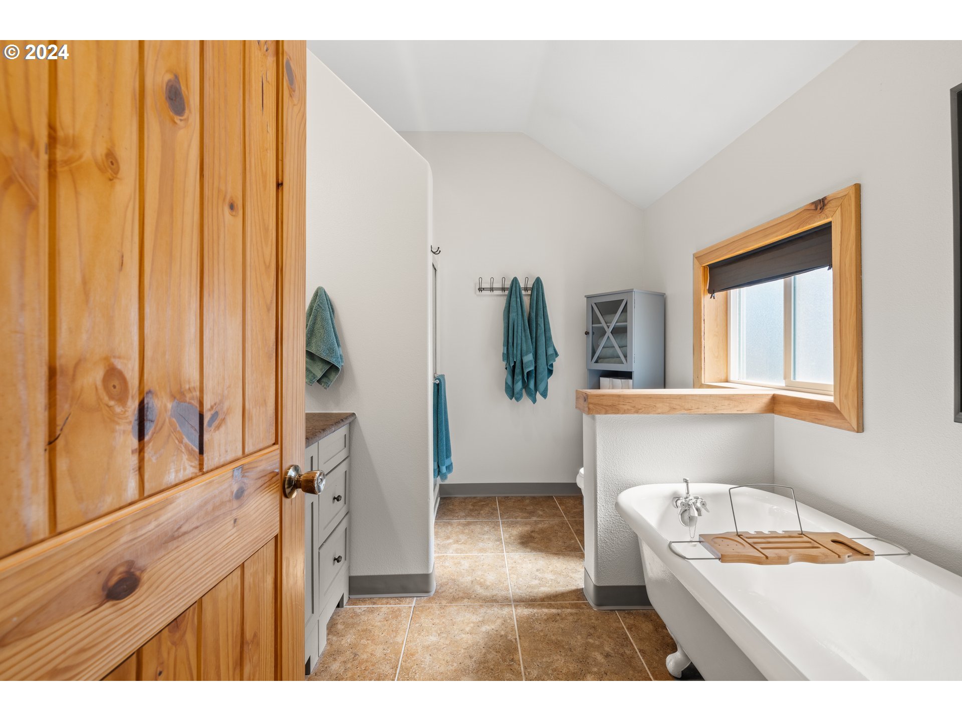 34858 South Dickey Prairie Road Molalla, OR 97038 - Photo 14 of 48 Bathroom