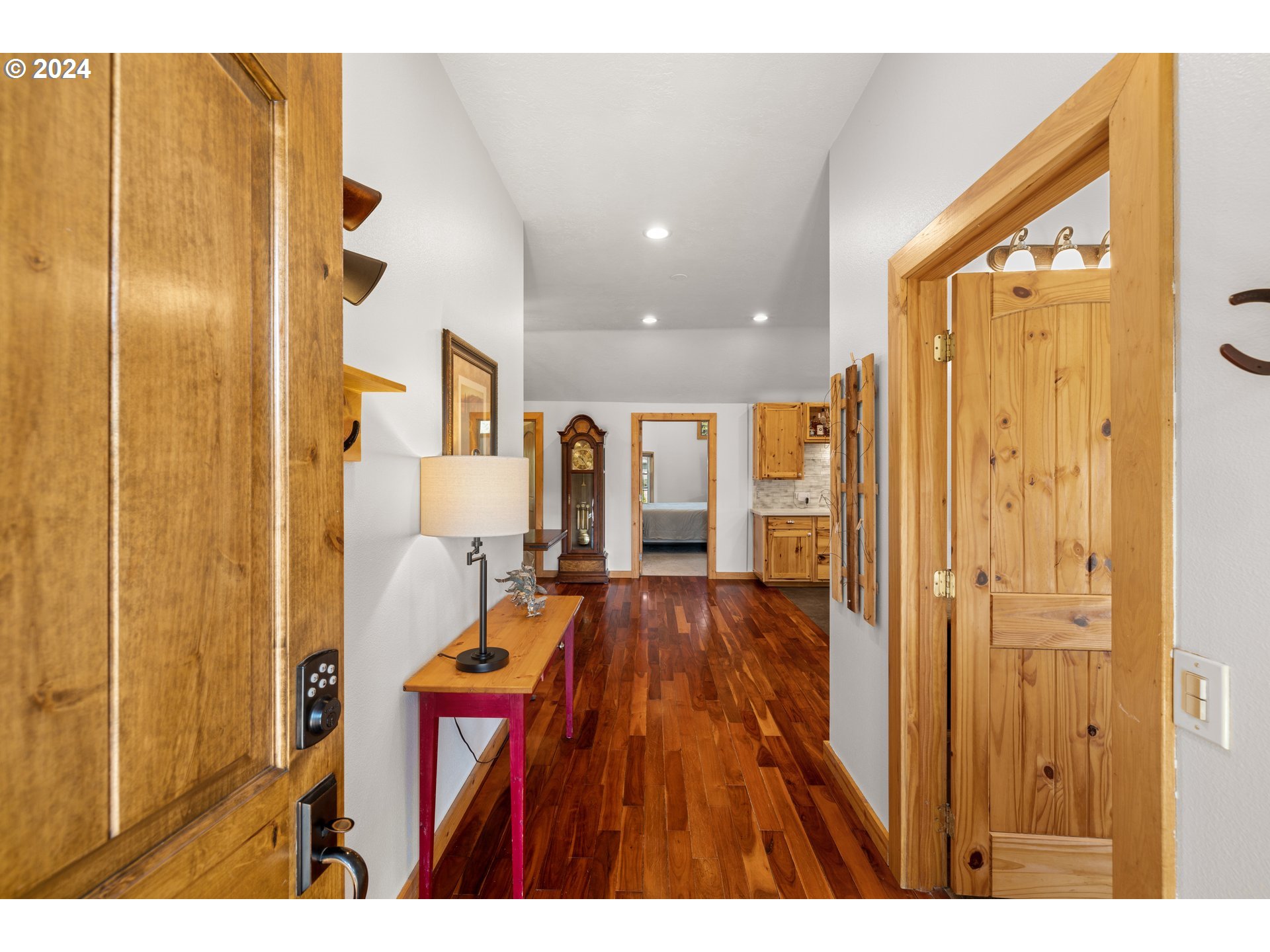34858 South Dickey Prairie Road Molalla, OR 97038 - Photo 6 of 48 Entrance/Foyer