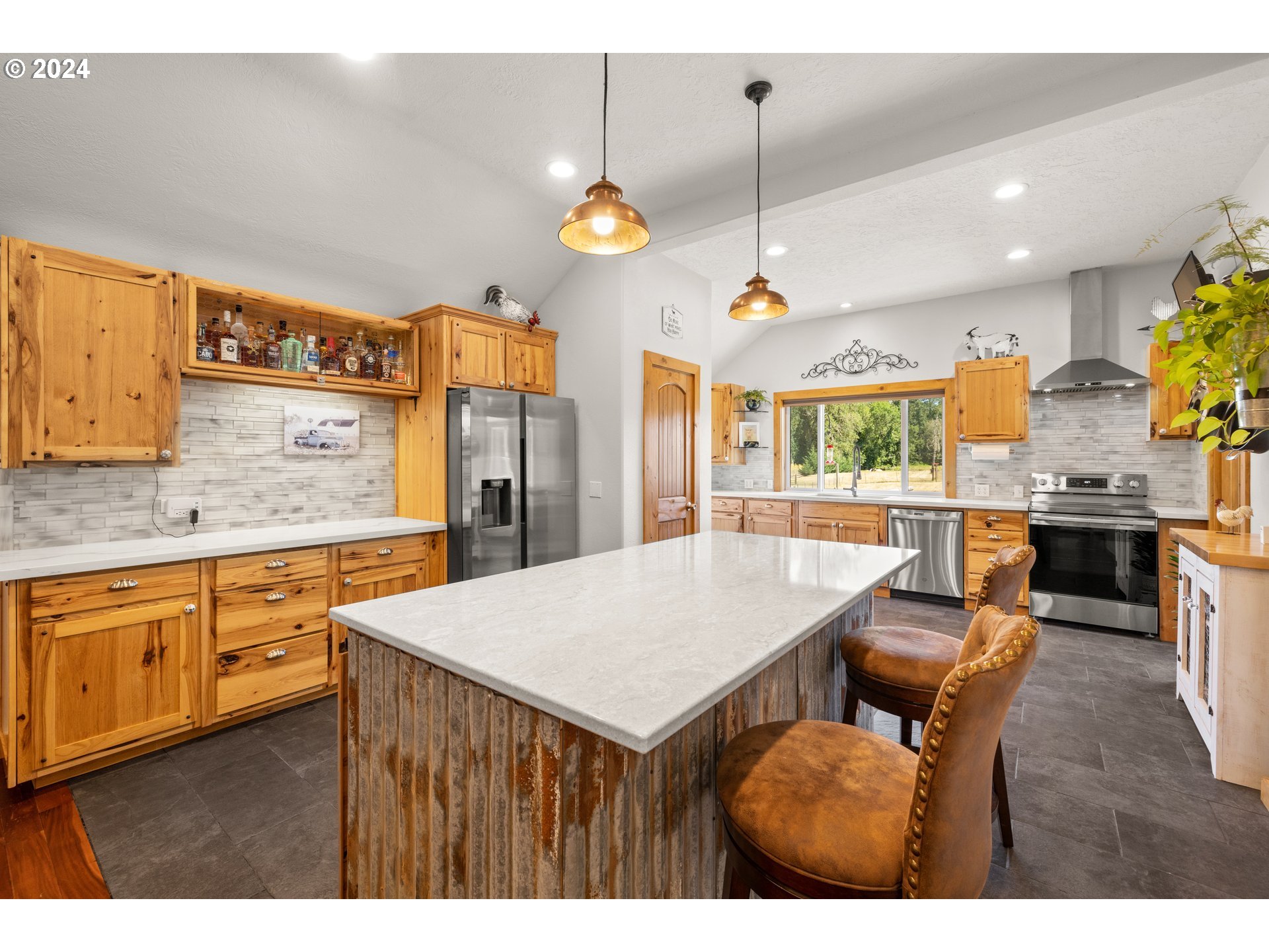 34858 South Dickey Prairie Road Molalla, OR 97038 - Photo 9 of 48 Kitchen