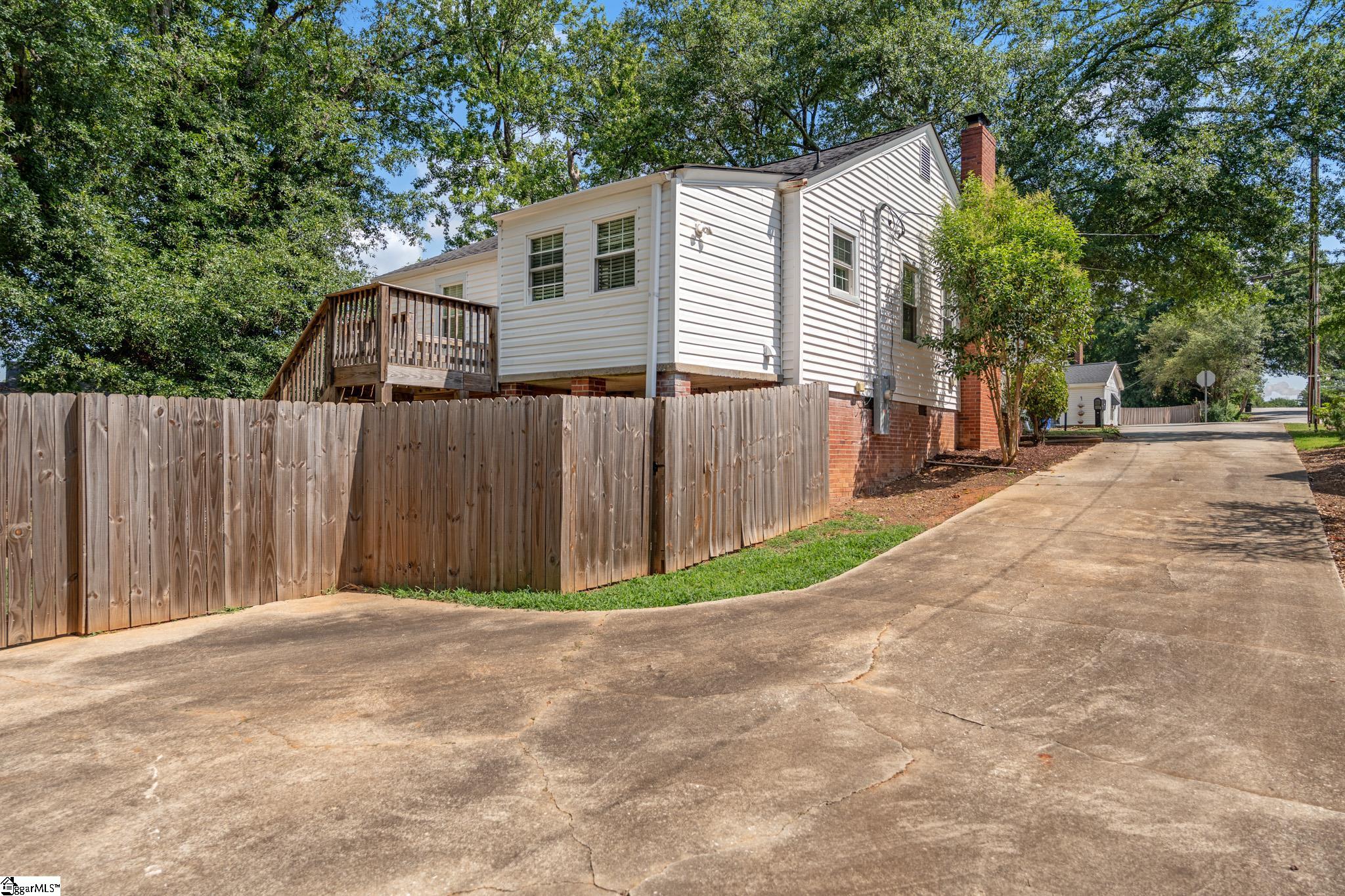 101 Harrington Avenue Greenville, SC 29607 - Photo 29 of 36
