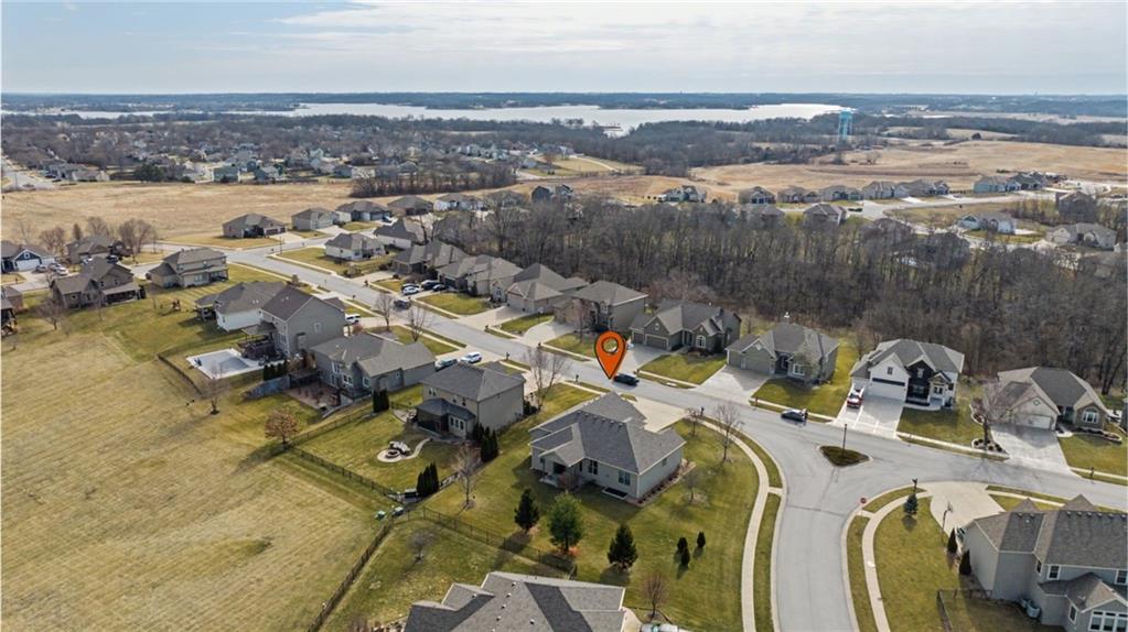 17710 Mission Ridge Smithville, MO 64089 - Photo 4 of 38