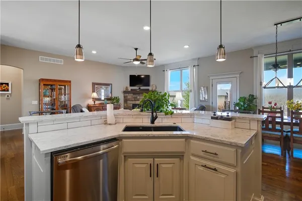 $625,000 | 17710 Mission Ridge, Smithville, MO 64089