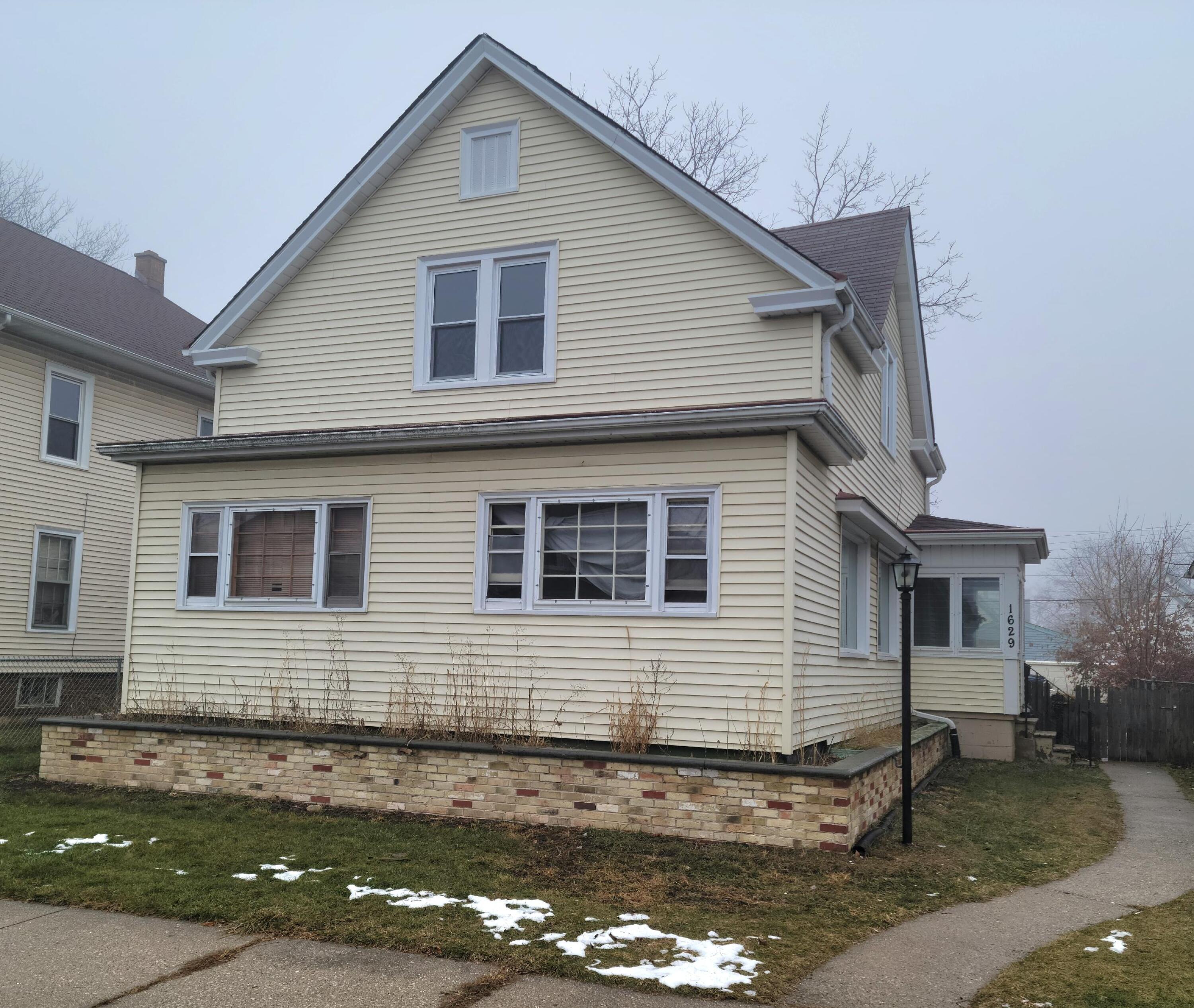 1629 Quincy Avenue Racine, WI 53405 - Photo 1 of 1 1629 Ext 1