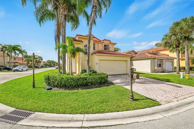 $649,999 | 1688 Southwest 158th Avenue, Pembroke Pines, FL 33027