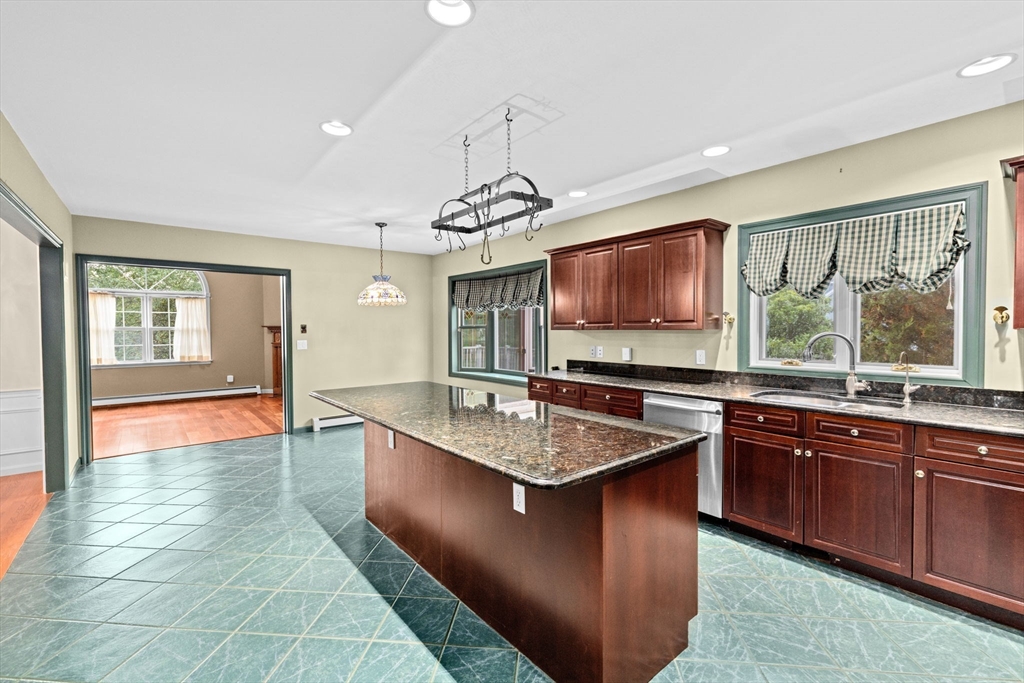 29 Long Hill Road Georgetown, MA 01833 - Photo 13 of 41 Gallery Image 13