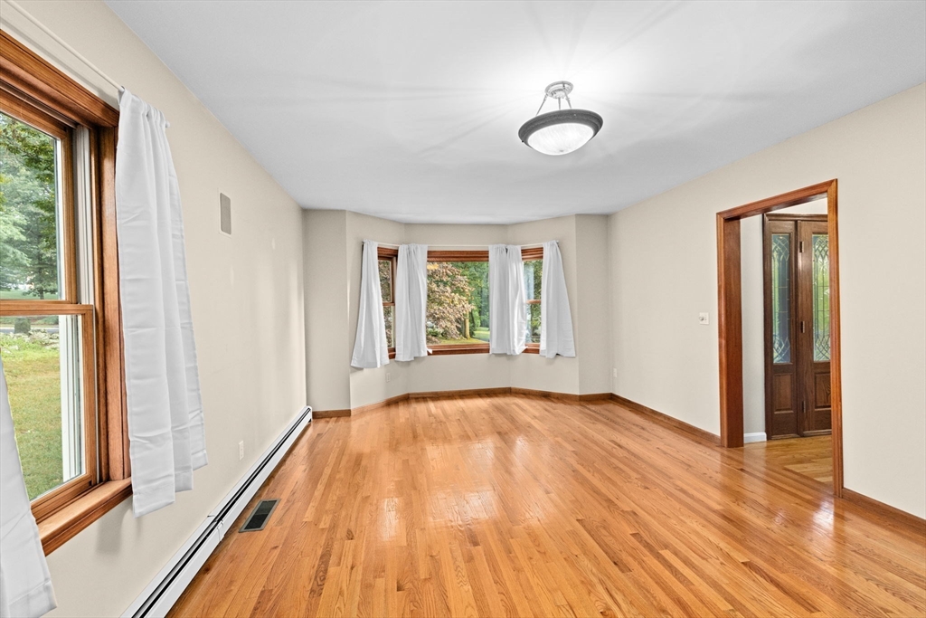 29 Long Hill Road Georgetown, MA 01833 - Photo 4 of 41 Gallery Image 4