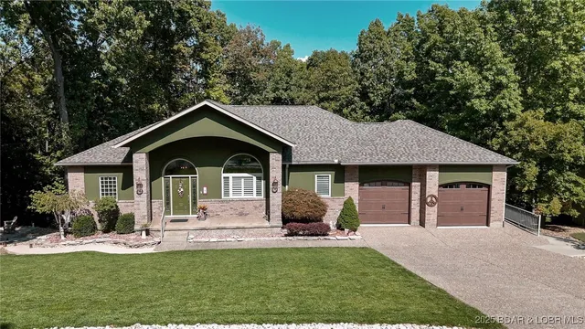 $650,000 | 84 Beacon Hill Drive, Lake Ozark, MO 65049