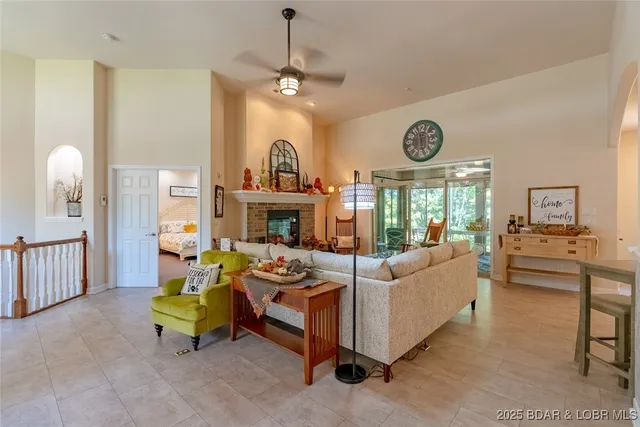 $650,000 | 84 Beacon Hill Drive, Lake Ozark, MO 65049