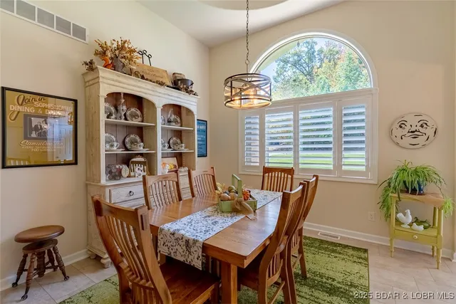 $650,000 | 84 Beacon Hill Drive, Lake Ozark, MO 65049