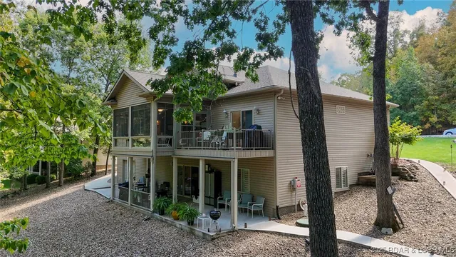 $650,000 | 84 Beacon Hill Drive, Lake Ozark, MO 65049