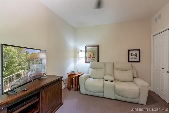 $650,000 | 84 Beacon Hill Drive, Lake Ozark, MO 65049