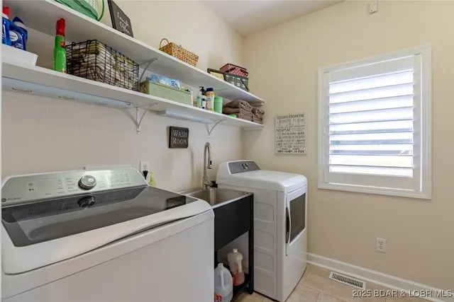 $650,000 | 84 Beacon Hill Drive, Lake Ozark, MO 65049