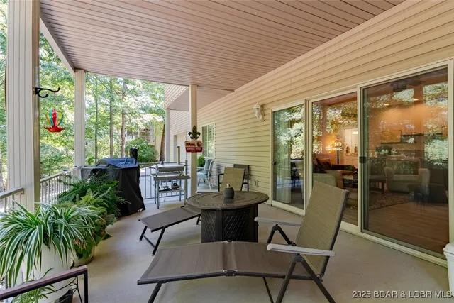 $650,000 | 84 Beacon Hill Drive, Lake Ozark, MO 65049