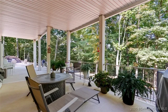 $650,000 | 84 Beacon Hill Drive, Lake Ozark, MO 65049