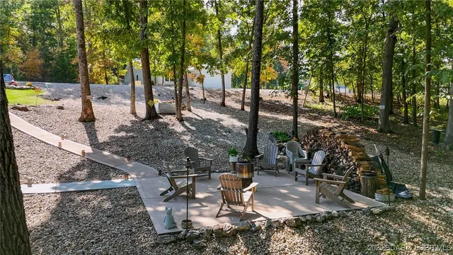 $650,000 | 84 Beacon Hill Drive, Lake Ozark, MO 65049