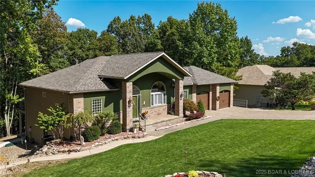 $650,000 | 84 Beacon Hill Drive, Lake Ozark, MO 65049