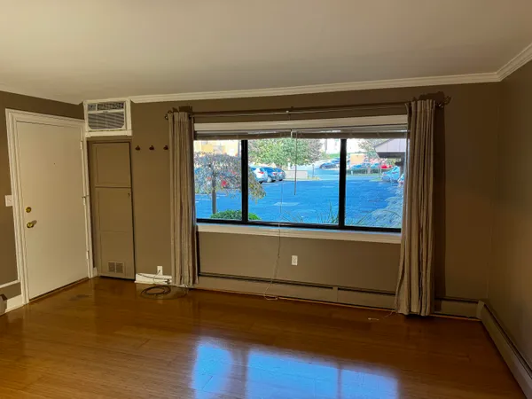 $189,000 | 23 College Avenue Southeast, Unit 19, Grand Rapids, MI 49503
