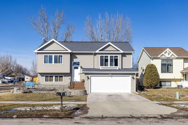 $324,900 | 1625 35th Avenue South, Fargo, ND 58104