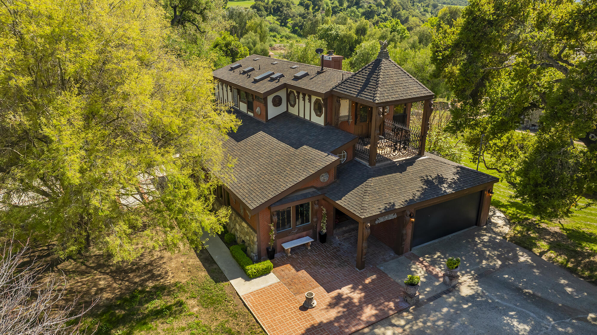 10480 Creek Road Oak View, CA 93022 - Photo 48 of 52 an aerial view of a house with a yard