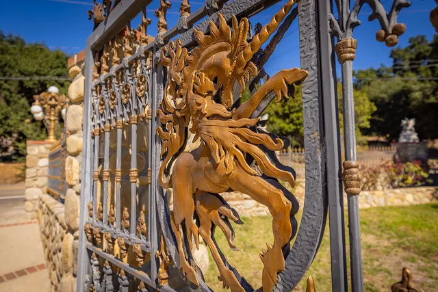 $6,500,000 | 10480 Creek Road, Oak View, CA 93022