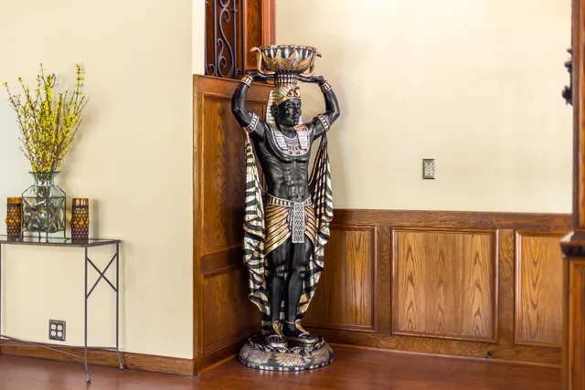 a view of a entryway of the house