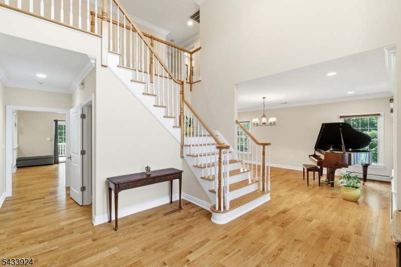 42 Spring Valley Road Montvale, NJ 07645 - Photo 4 of 50