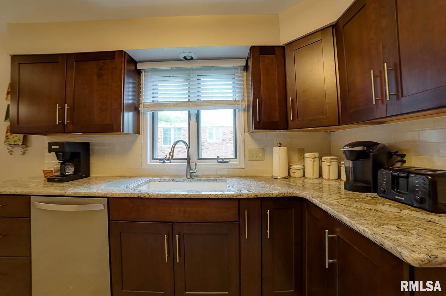 9 Turnberry Place Springfield, IL 62704 - Photo 16 of 46 Gallery Image 16