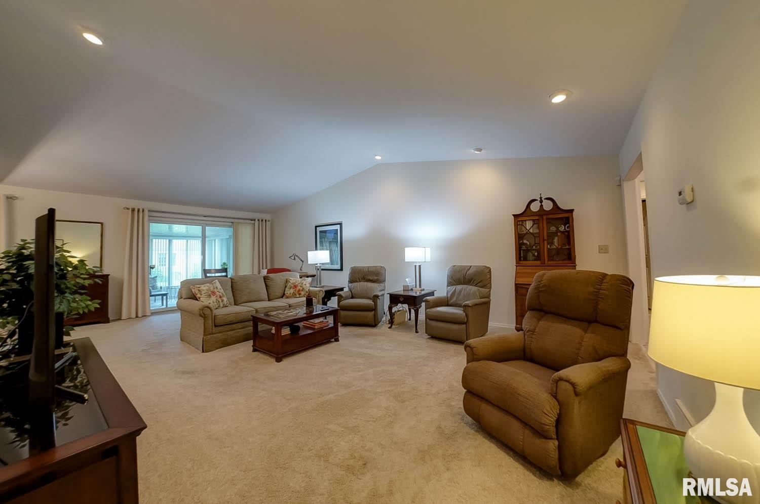 9 Turnberry Place Springfield, IL 62704 - Photo 5 of 46 Gallery Image 5