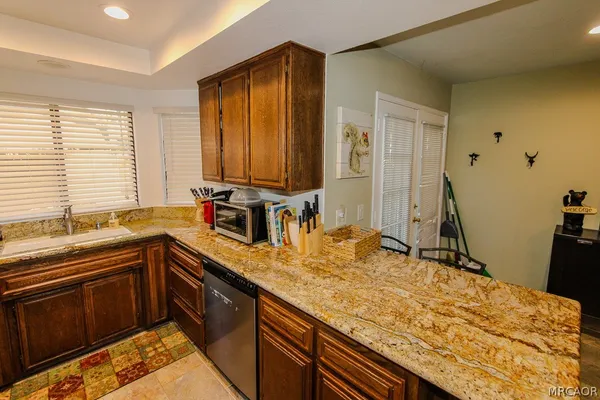 $2,000 | 569 Summit Boulevard, Unit 8, Big Bear Lake, CA 92315