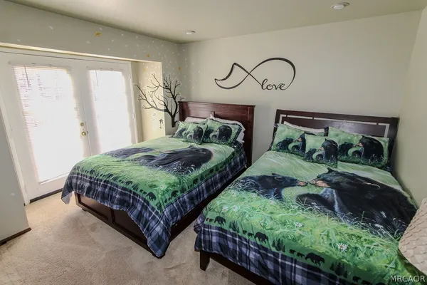 $2,000 | 569 Summit Boulevard, Unit 8, Big Bear Lake, CA 92315